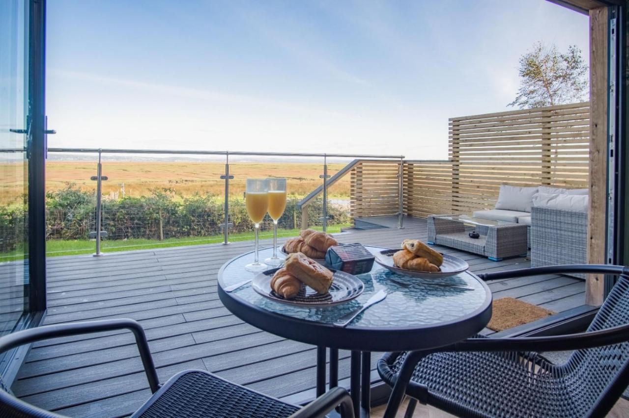 The Rhossili Bay Secret Villa Swansea Exterior foto